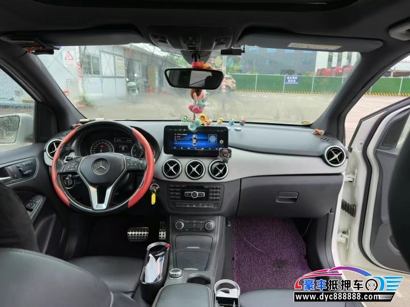 14年奔驰B轿车抵押车出售