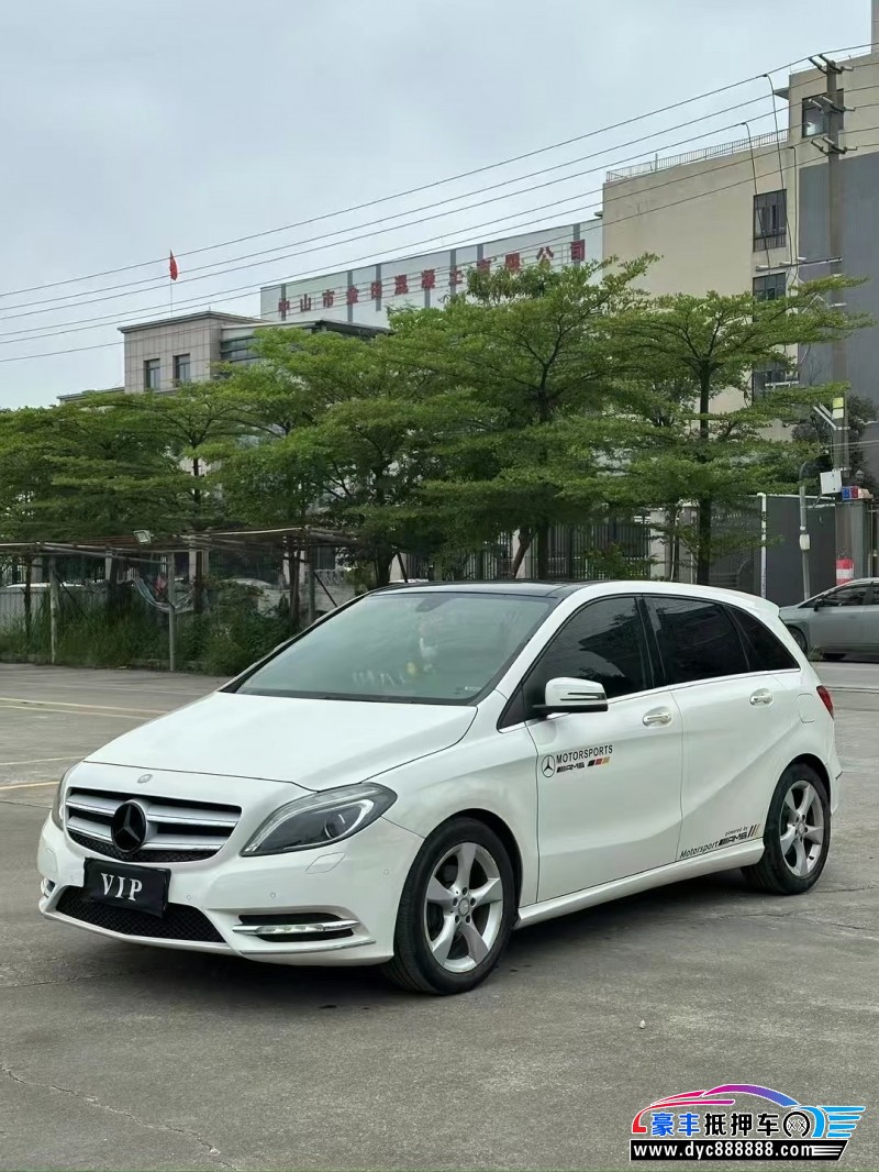 14年奔驰B轿车抵押车出售