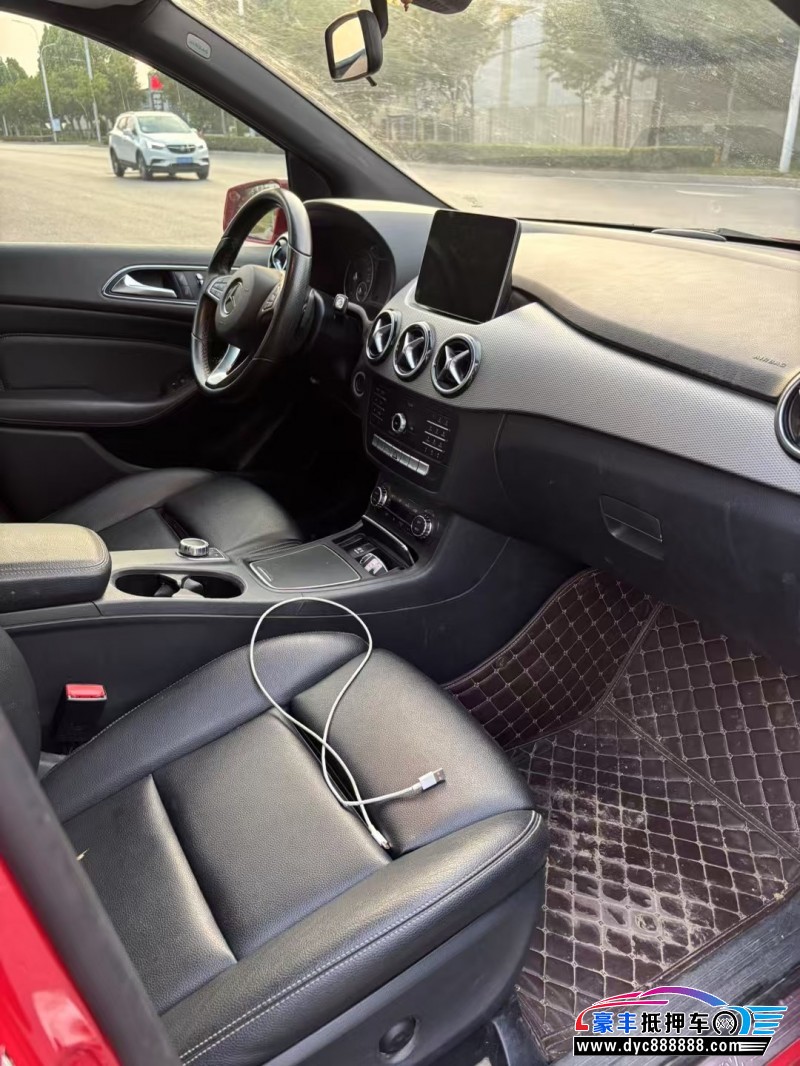 18年奔驰B轿车抵押车出售