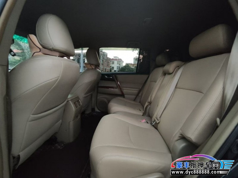 13年丰田汉兰达轿车抵押车出售