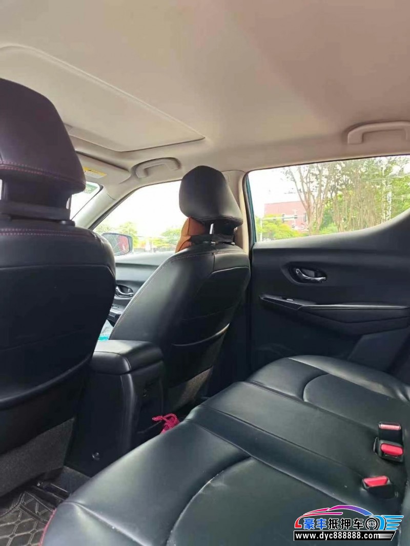 19年日产蓝鸟轿车抵押车出售