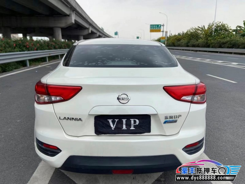 19年日产蓝鸟轿车抵押车出售