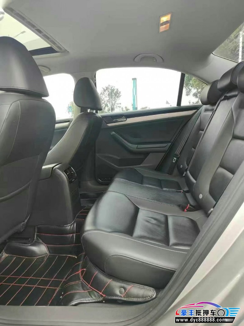 16年大众速腾轿车抵押车出售