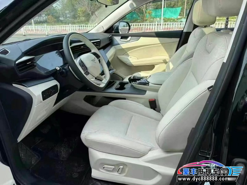 25年凯翼昆仑轿车抵押车出售