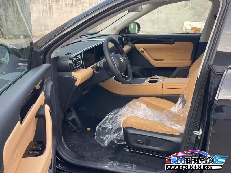 25年零跑C11轿车抵押车出售