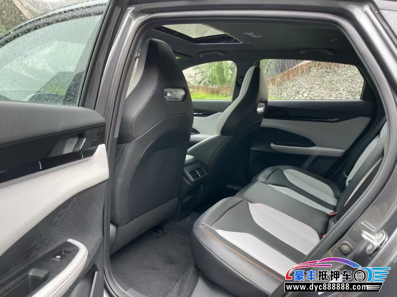 25年长安长安UNI轿车抵押车出售