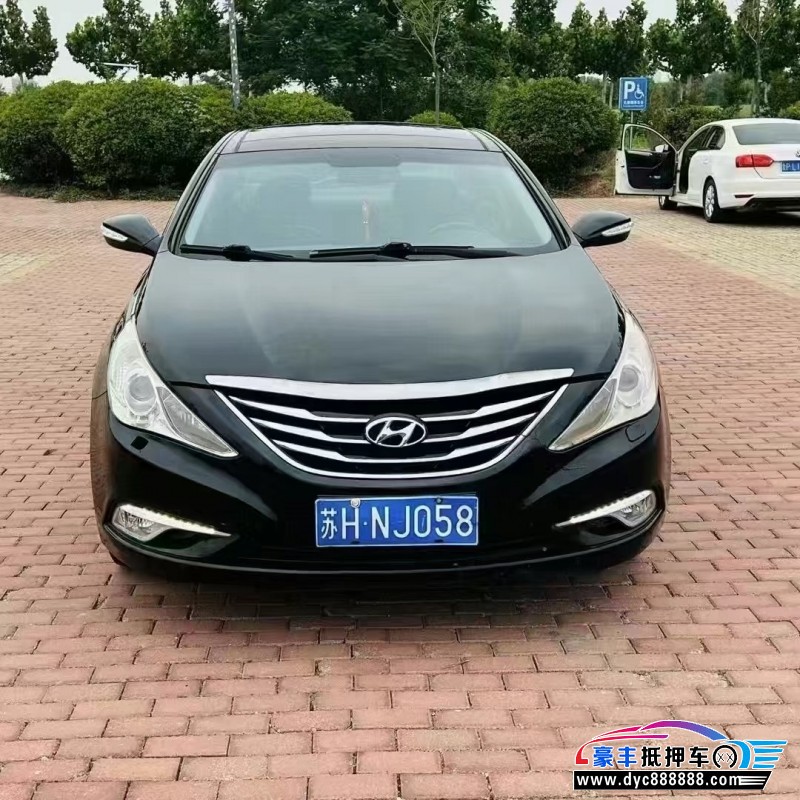 抵押车出售15年现代索纳塔八轿车