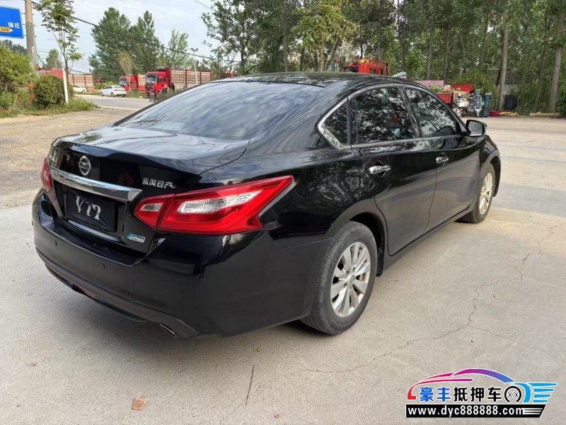 18年日产天籁轿车抵押车出售