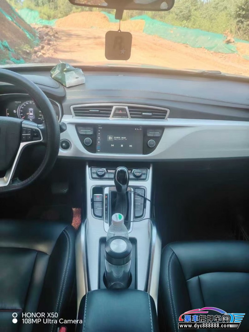 18年吉利博越轿车抵押车出售