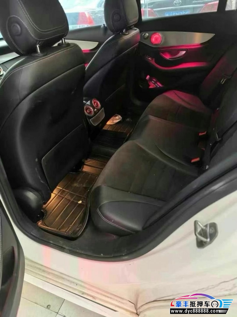 18年奔驰C轿车抵押车出售