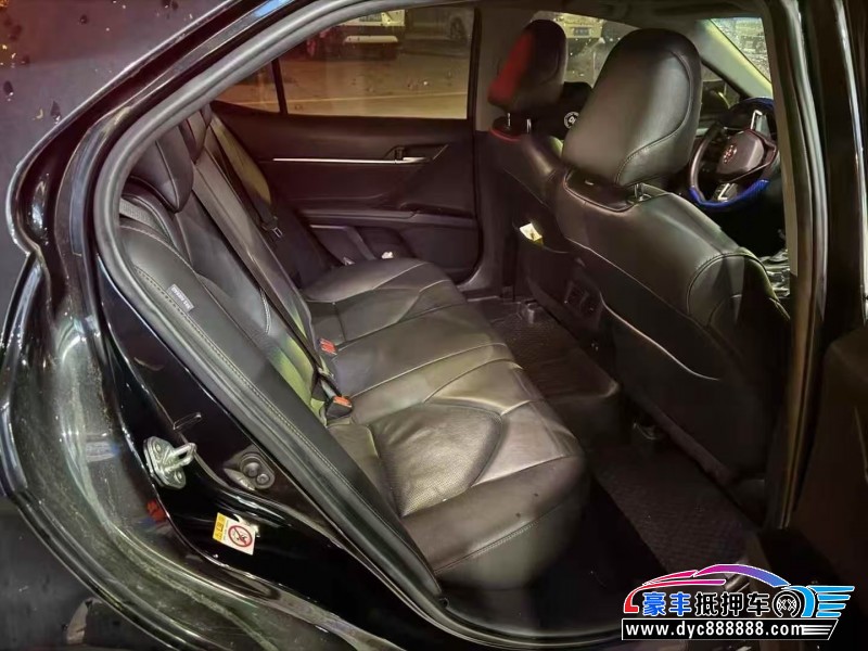 18年丰田凯美瑞轿车抵押车出售