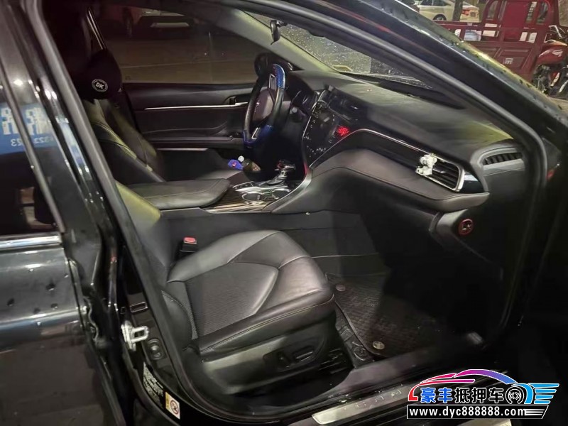 18年丰田凯美瑞轿车抵押车出售