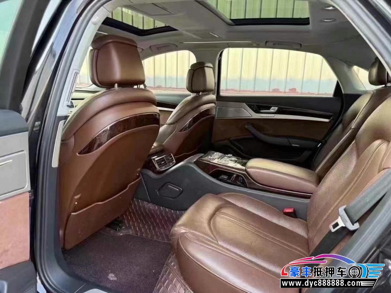 15年奥迪A8L轿车抵押车出售