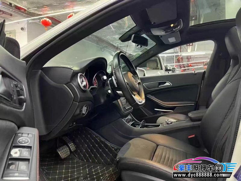 16年奔驰CLA轿车抵押车出售