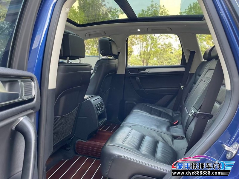 17年大众途锐轿车抵押车出售