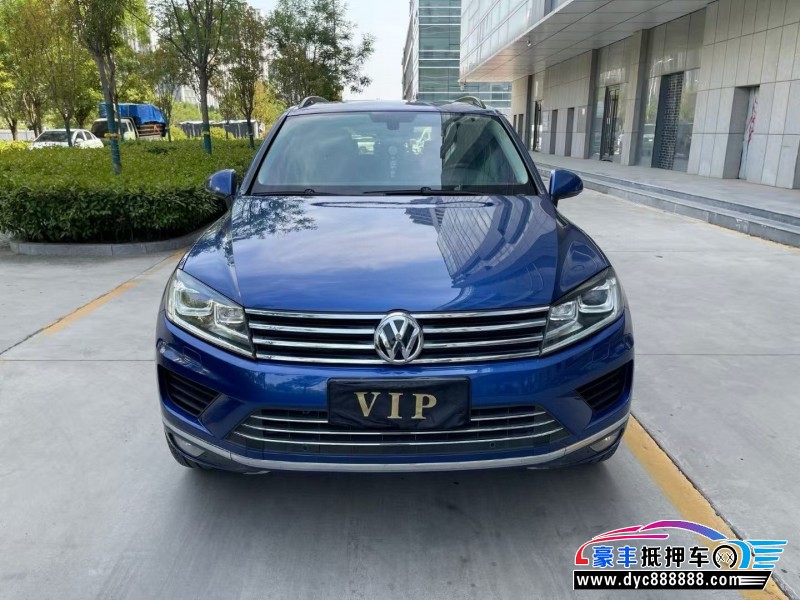 抵押车出售17年大众途锐轿车