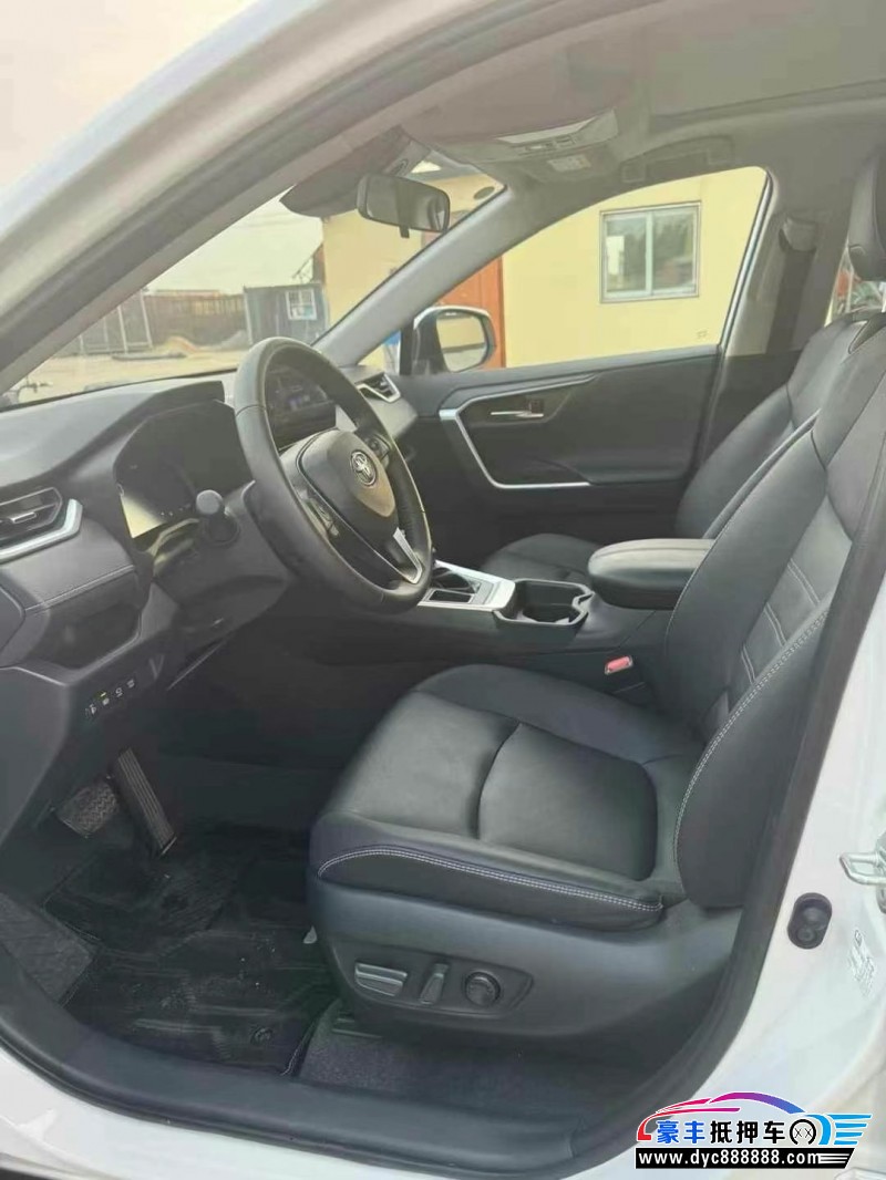 24年丰田RAV4轿车抵押车出售