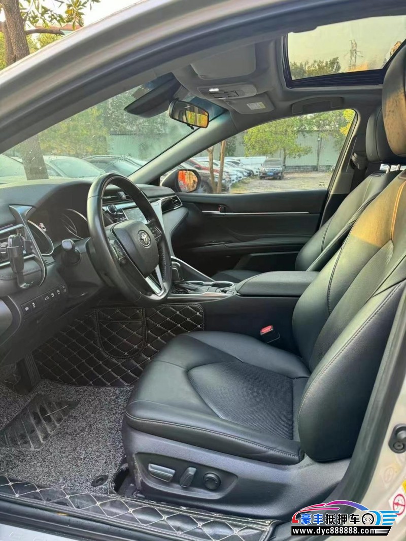 18年丰田凯美瑞轿车抵押车出售