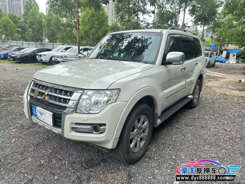 17年三菱帕杰罗轿车抵押车出售