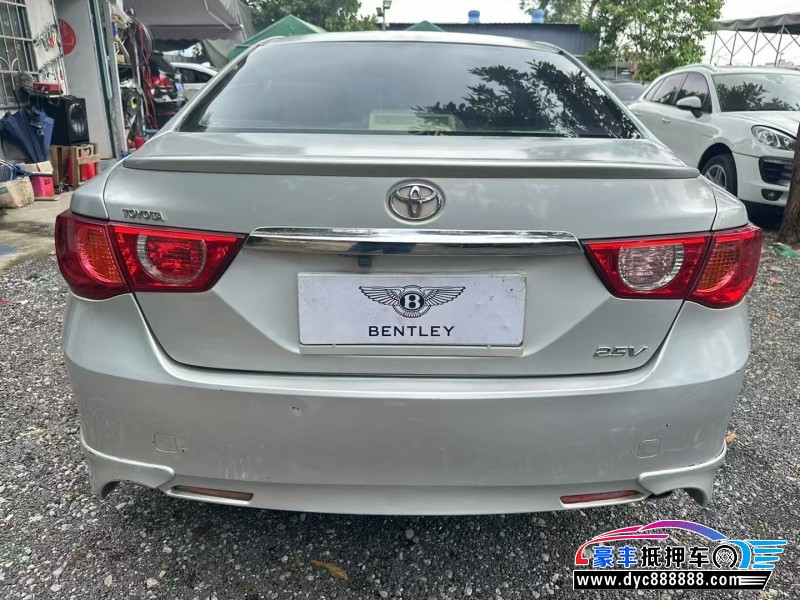 12年丰田锐志轿车抵押车出售