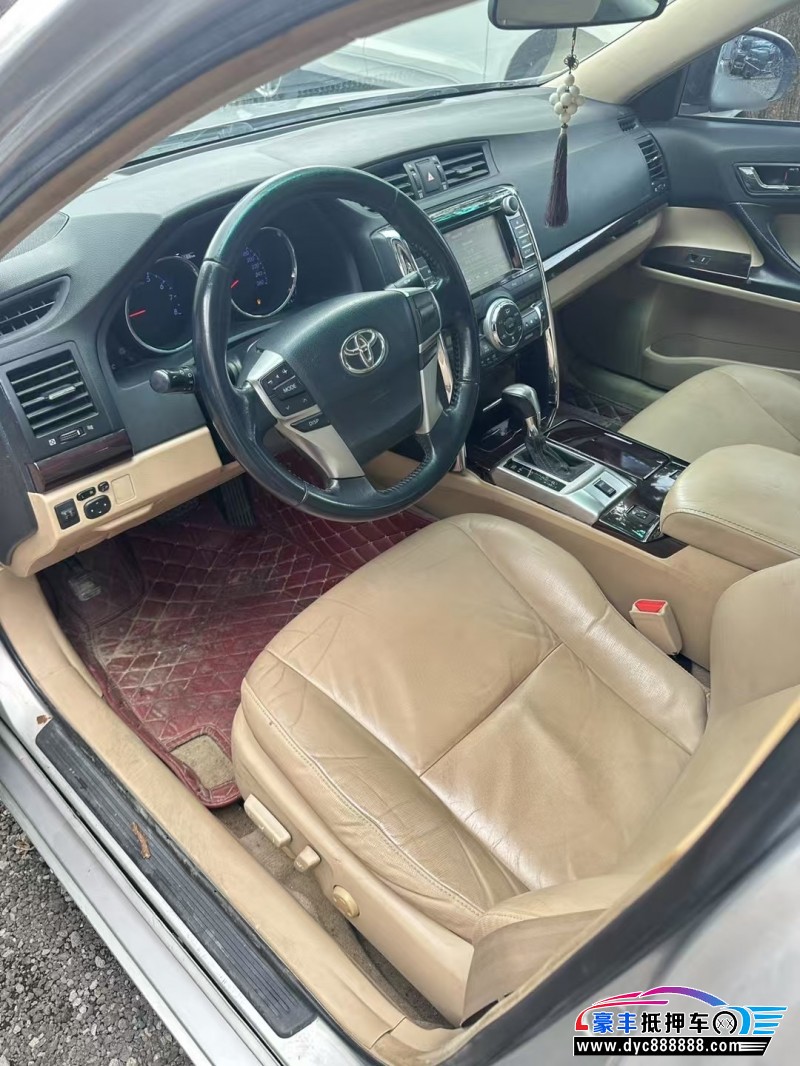 12年丰田锐志轿车抵押车出售