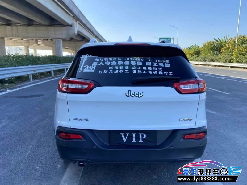 14年Jeep自由光轿车抵押车出售