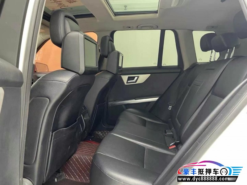 13年奔驰GLK轿车抵押车出售