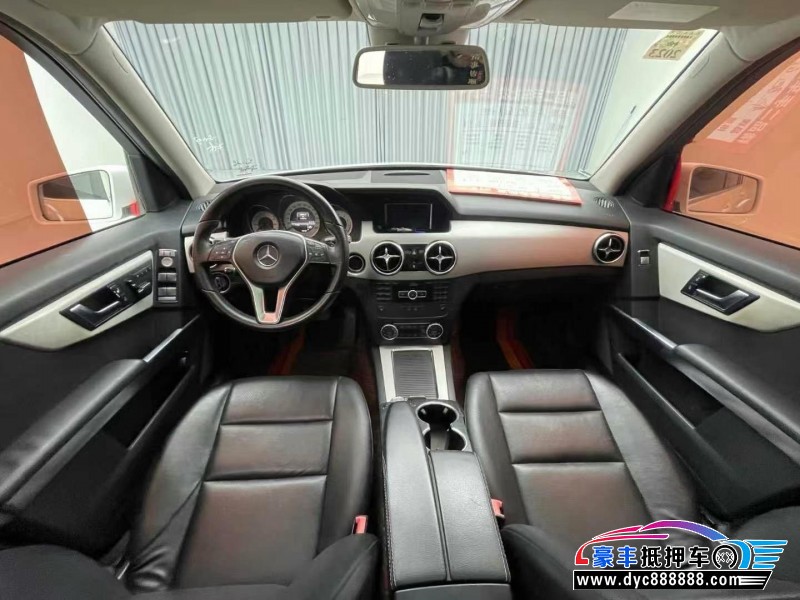 13年奔驰GLK轿车抵押车出售