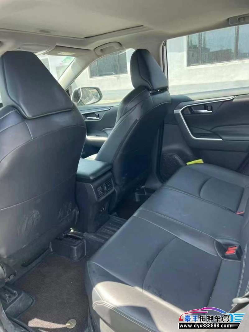 20年丰田威兰达轿车抵押车出售