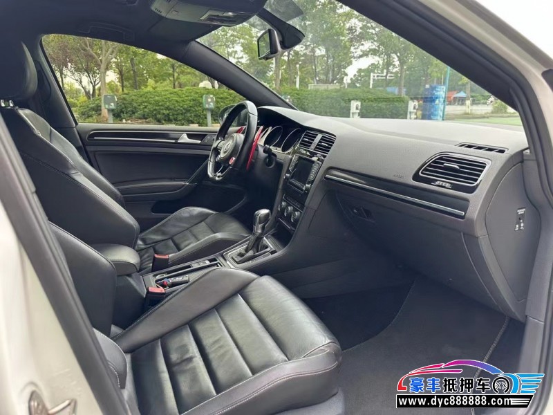 17年大众高尔夫轿车抵押车出售