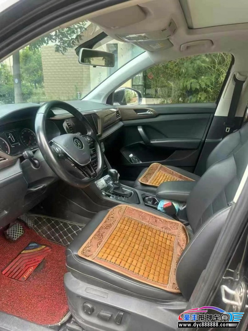 21年大众途岳轿车抵押车出售