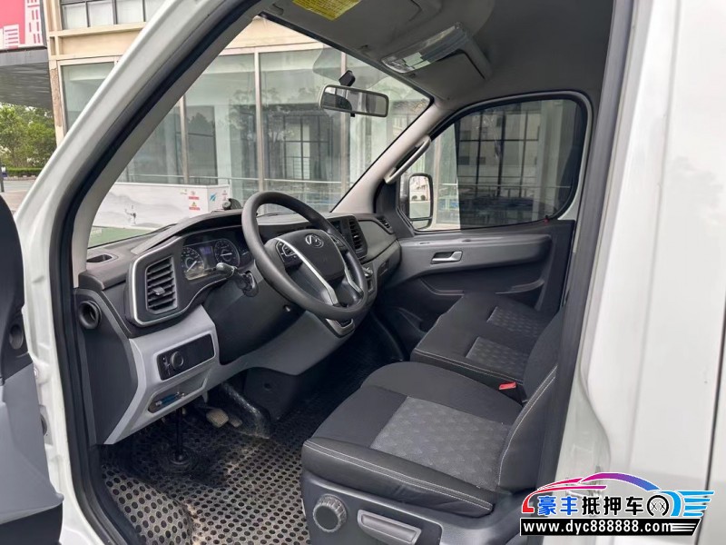 22年上汽大通V80轿车抵押车出售