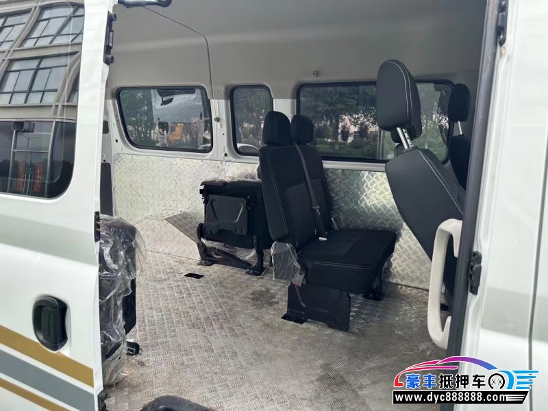 22年上汽大通V80轿车抵押车出售