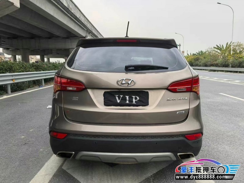 13年现代新胜达轿车抵押车出售