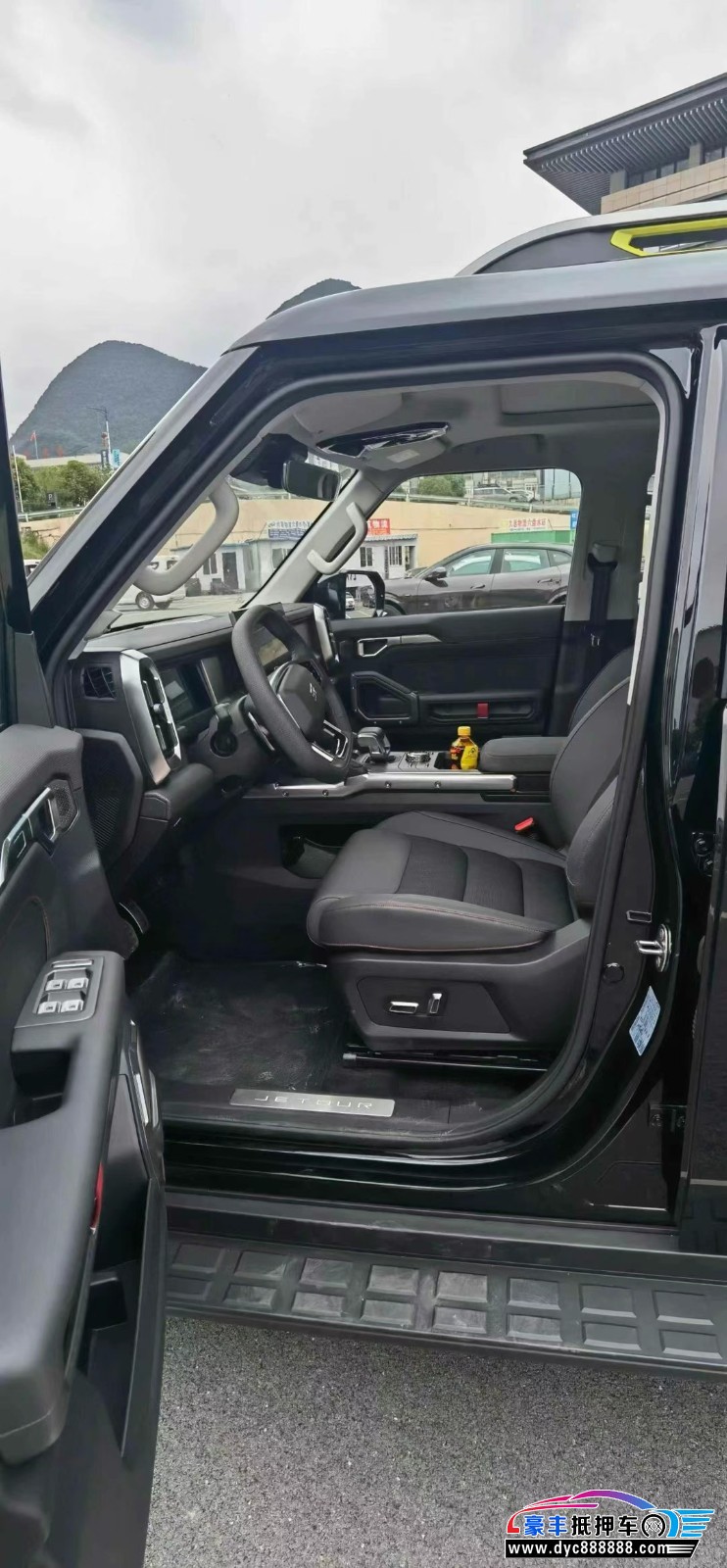 25年捷途旅行者轿车抵押车出售