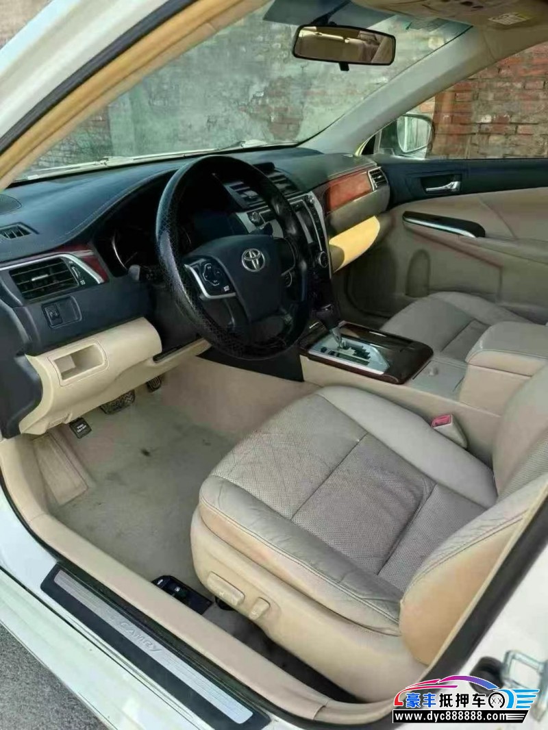 14年丰田凯美瑞轿车抵押车出售