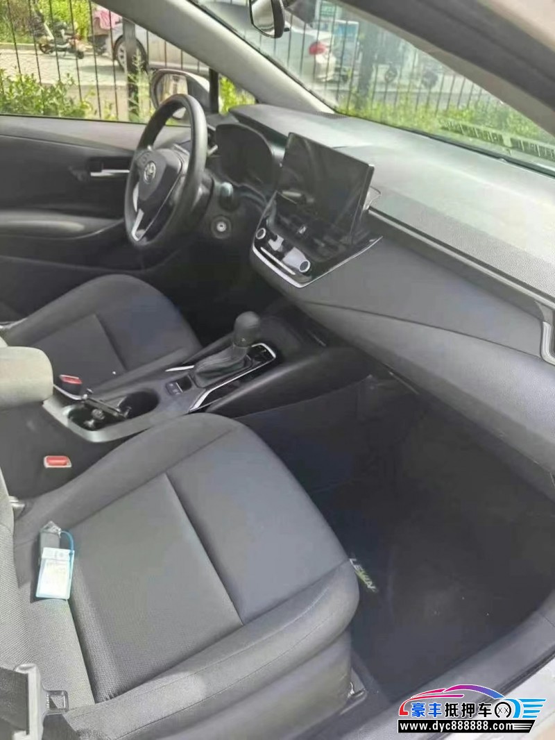 24年丰田雷凌轿车抵押车出售