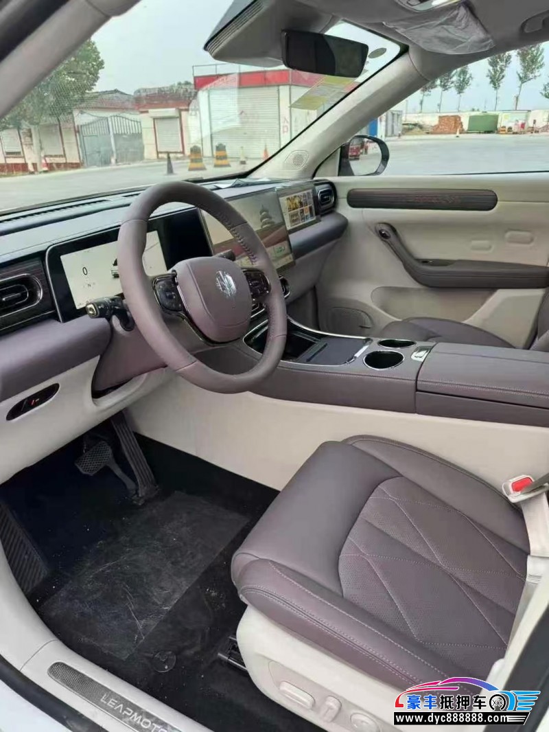 25年零跑C11轿车抵押车出售