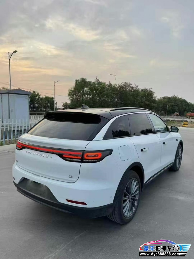 25年零跑C11轿车抵押车出售