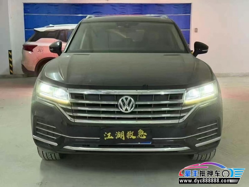 抵押车出售19年大众途锐轿车