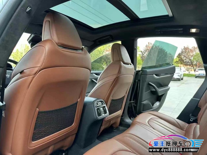 17年玛莎拉蒂莱万特轿车抵押车出售