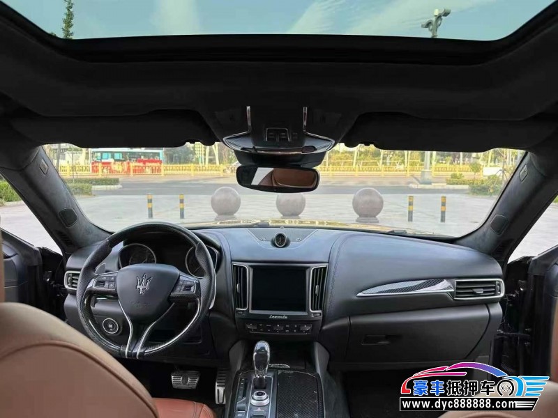 17年玛莎拉蒂莱万特轿车抵押车出售