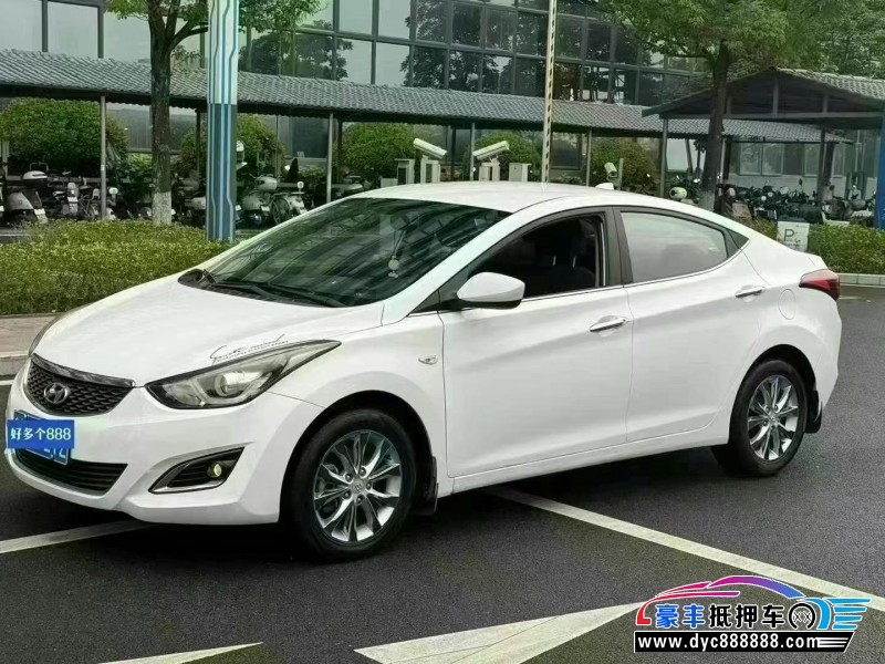 18年现代朗动轿车抵押车出售