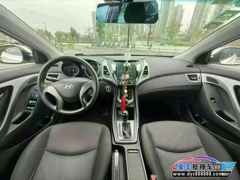 18年现代朗动轿车抵押车出售