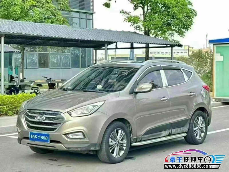 16年现代ix35轿车抵押车出售