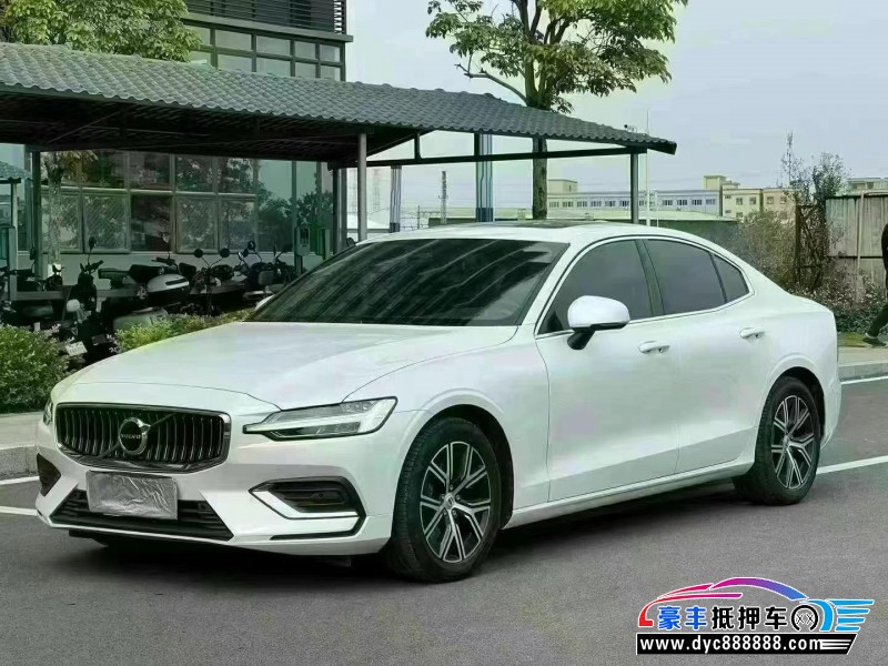 22年沃尔沃S60轿车抵押车出售