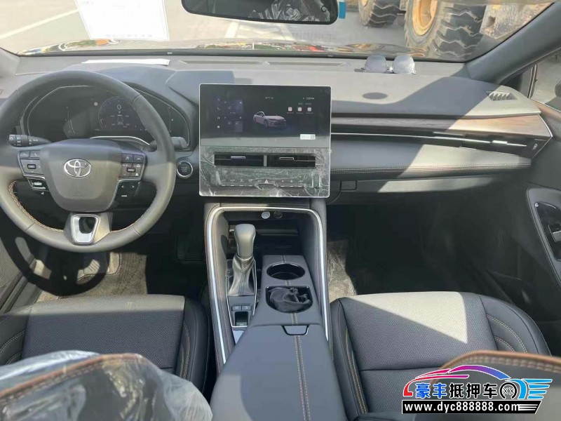 25年丰田亚洲龙轿车抵押车出售