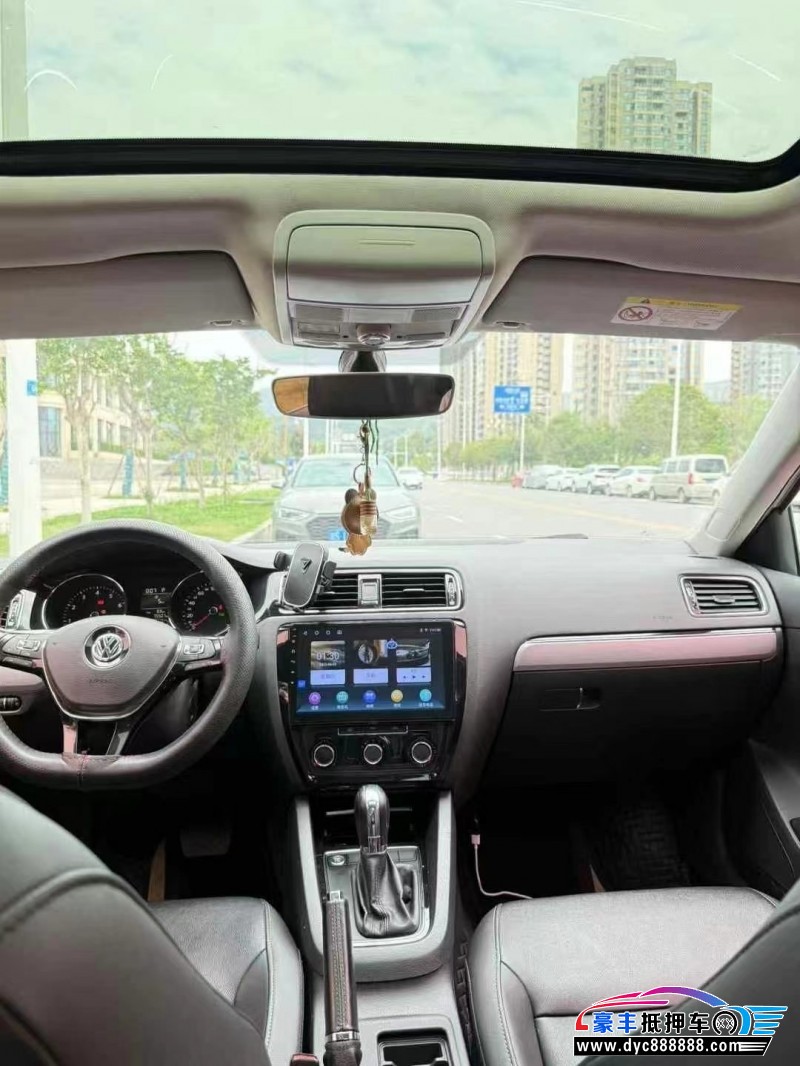 19年大众速腾轿车抵押车出售