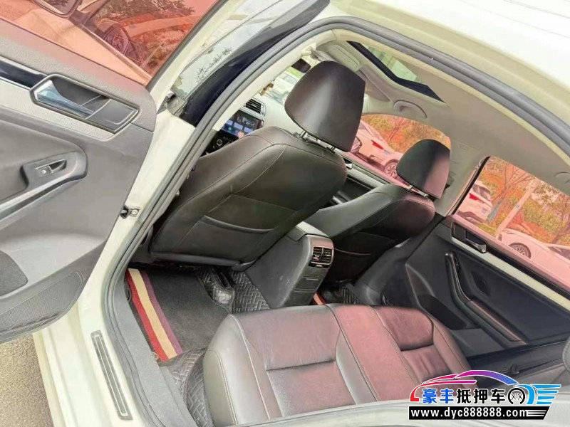 19年大众速腾轿车抵押车出售