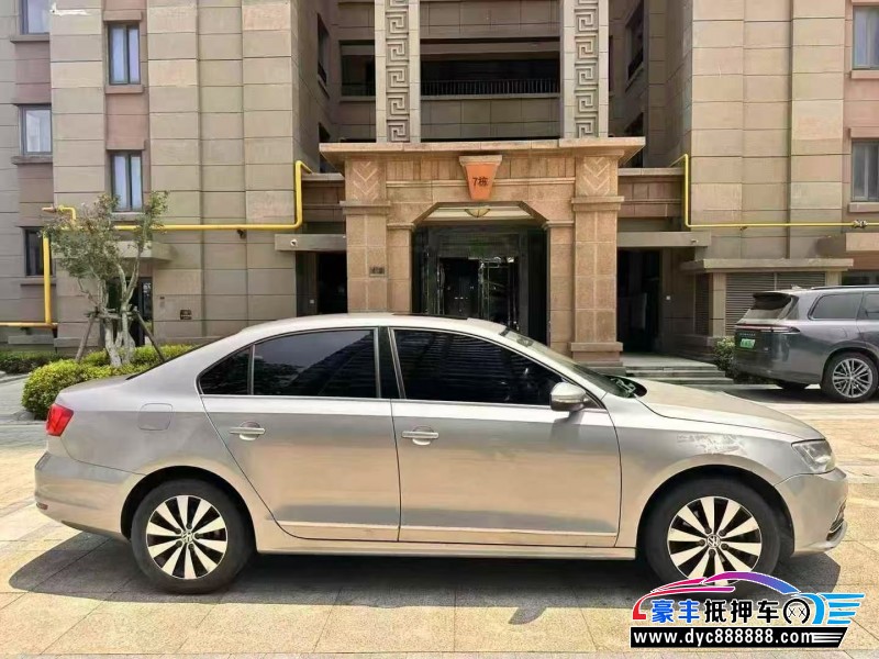 18年大众速腾轿车抵押车出售